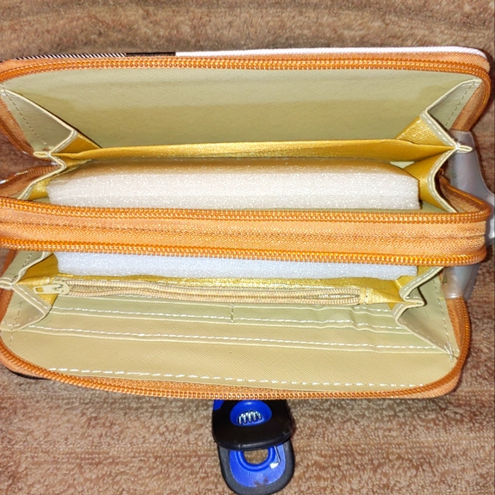 Handbag/Purse Plaid Trimmed in Camel with Matching Double Zip Wallet - Picture 7 of 8